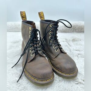 Dr. Martens 11822 Tan/Brown Leather Boots Women’s‎ 8 39 EU NWOT